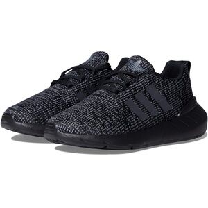 adidas Unisex-Child Swift Run 22 Sneaker, size 6.5 (fits woman 8.5)